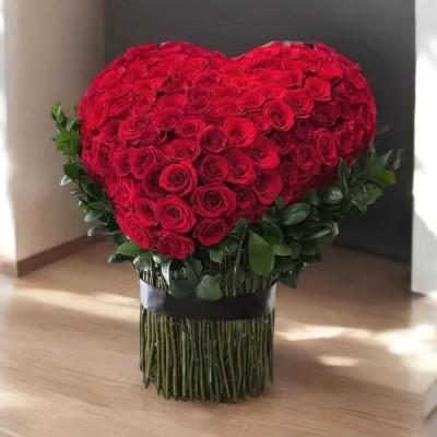Unconditional Love Red - 3D Standing Heart Bouquet